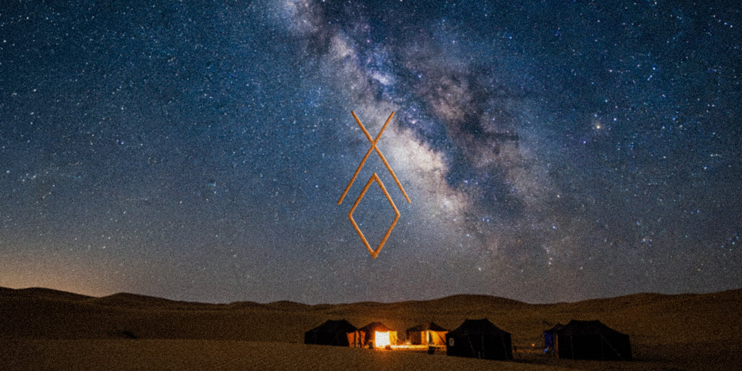 Ciel étoilé au-dessus d'un campement dans le désert et symbole amazigh, collection Itri thé vert à la menthe