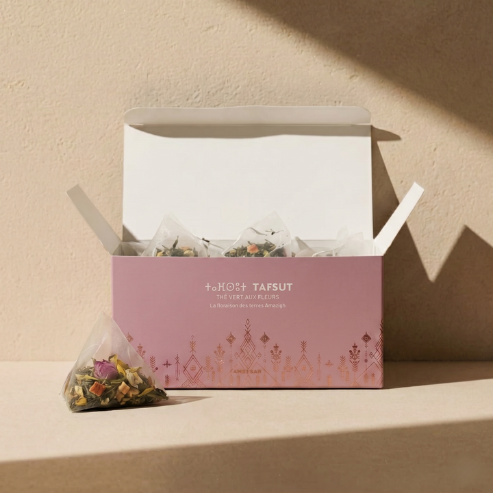 ⵜⴰⴼⵙⵓⵜ TAFSUT – Thé vert aux fleurs (15 sachets individuels)